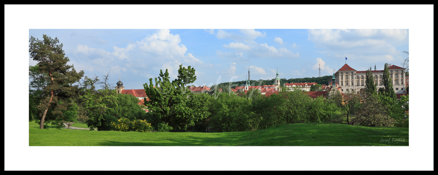 PSD0141200_pan_325.jpg