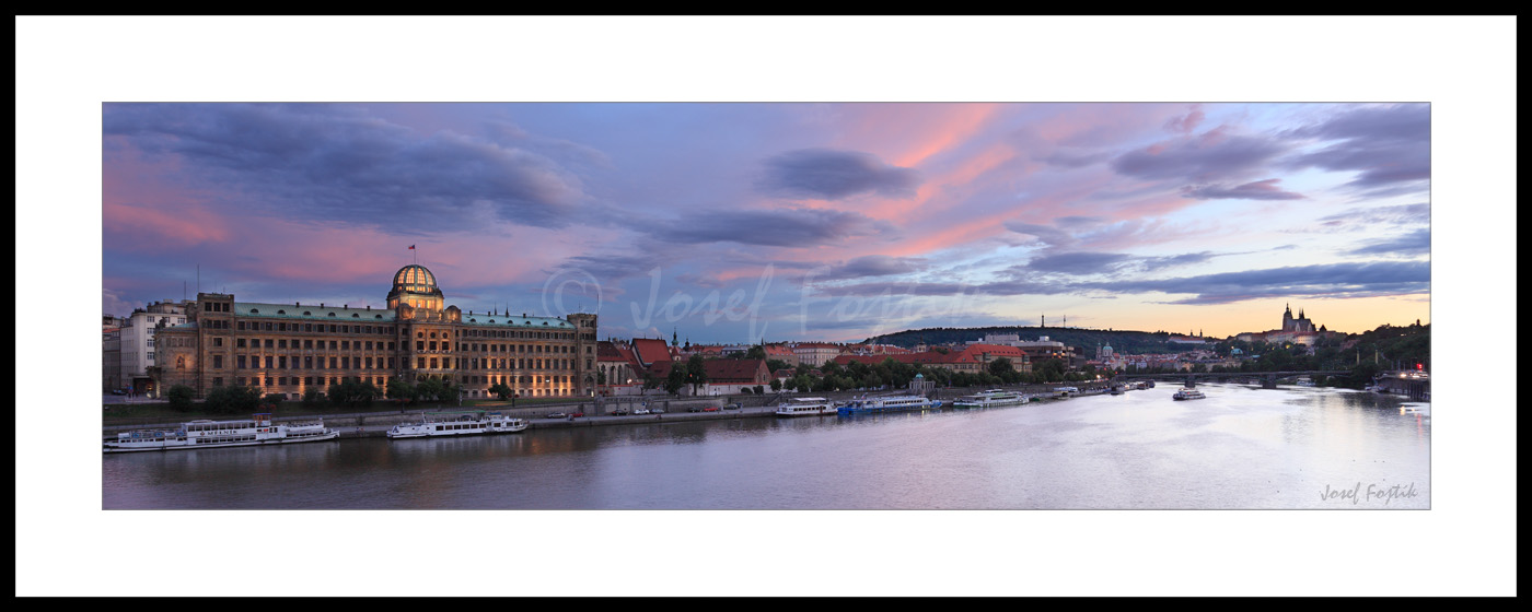 PSD0160272_pan_325.jpg