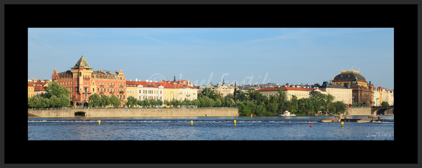 PSD0141292_pan_325.jpg
